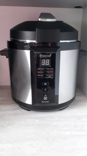 Panela de Pressão Elétrica Electrolux - Usada Apenas 1 Vez