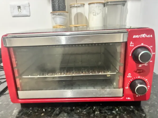 Forno Elétrico Britânia 10L Vermelho 220V - BFE10V (Excelente Estado!)