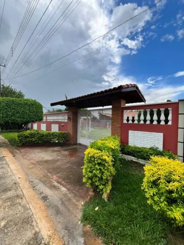 Casa em Condomínio em Boituva (Green Ville I) com 3 Dorms, Piscina e Espaço Gourmet