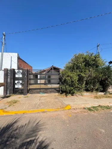 ?OPORTUNIDADE! Vende ou aluga-se linda Casa no Santa Maria