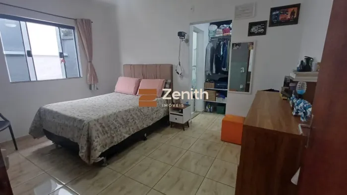 CASA NO BAIRRO ÁRVORE GRANDE COM 3 QUARTOS SENDO 1 SUÍTE VAGA NA GARAGEM