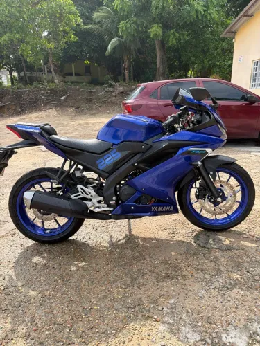 Yamaha R15 2026 para vender logo