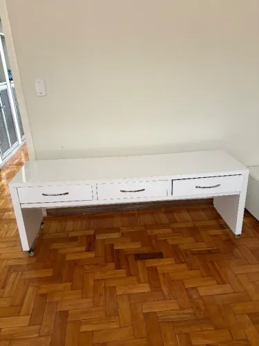 Escrivaninha balcão infantil