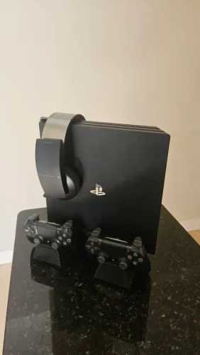 PlayStation 4 PRO 1TB Mais que completo