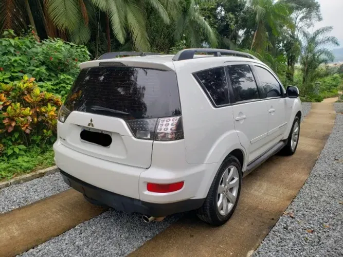 Mitsubishi Outlander 2.0 16V 160cv Aut. 2013