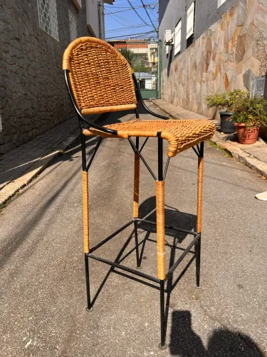 02 Banquetas de Ferro e Palha