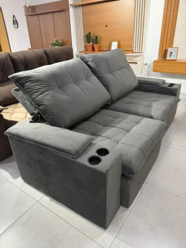 PROMOÇÃO SOFÁ ITALIA LUXO C PORTA COPO EMBUTIDO APENAS R$1809,90 Paga na Entrega