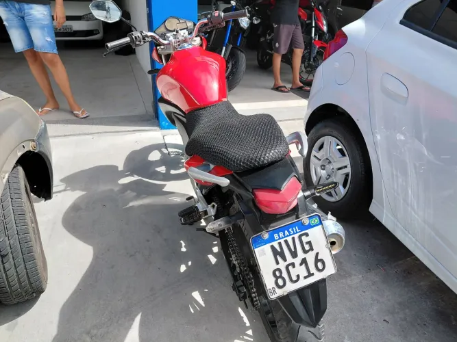 Moto Honda semi nova 2011