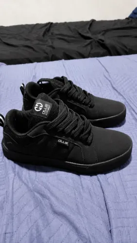 Par de sapato preto nike