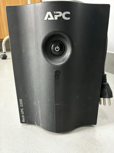 Nobreak APC Back UPS 2200 Bivolt