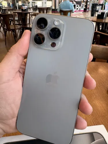 iPhone 16 pro Max 92% bateria