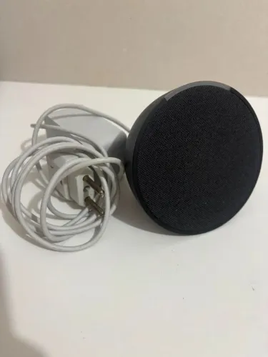 Echo Pop Assistente Virtual Alexa Controle Por Voz Bivolt 110v/220v terceira geração