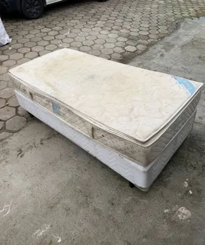 Cama box solteiro usada