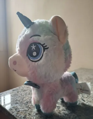 Unicórnio de pelúcia