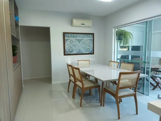 Casa em condomínio à venda com 4 quartos, 3 suítes, 2 vagas na Ponta das Canas em Florianó