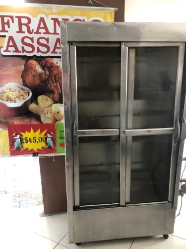 Máquina de assar frangos