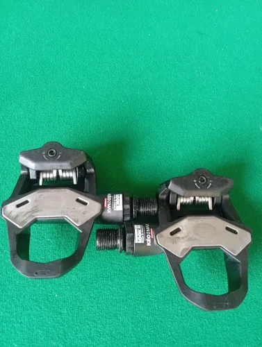 Pedal Clip look carbono