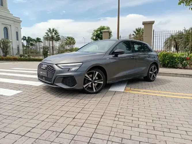 Audi A3 Sportb. Perf. Black 2.0 TFSI S-tronic 2024