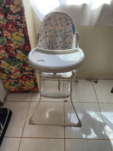 Cadeirinha de alimentação