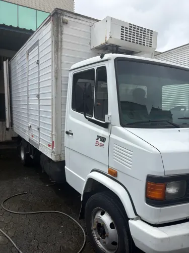 Caminhão 710  Plus 