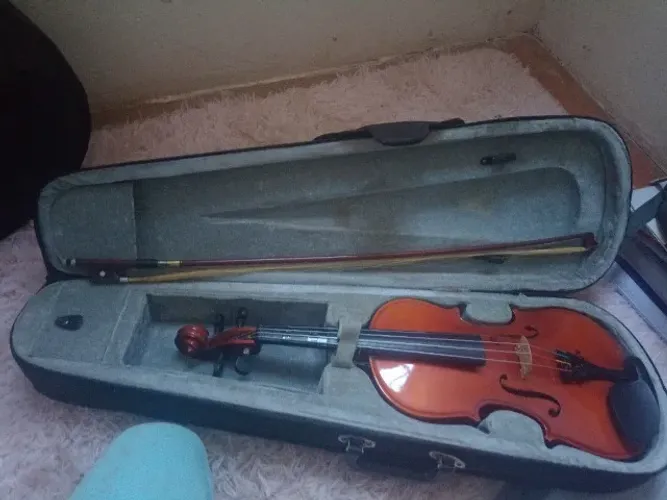 Venda de violino semi-novo por 600reais