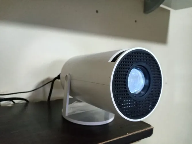 PROJETOR HY300