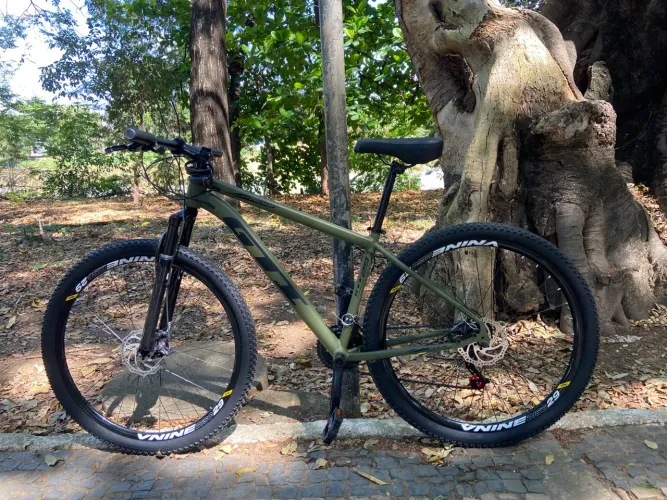 bicicleta GTI Roma aro 29, MTB, na cor verde.