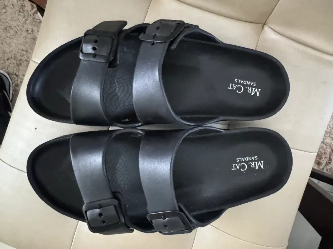 VENDO SANDÁLIA MASCULINA MR.CAT - PRETO