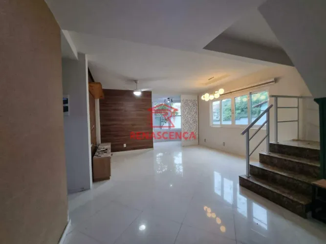 Casa para Aluguel com 5 Quartos no Pechincha.