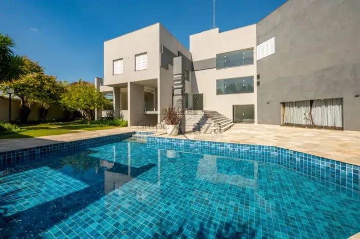 Casa em Condomínio - Barueri - 7 Dormitórios - 1.057m².