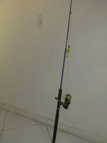 Vara de pesca 1,80cm com molinete alumínio