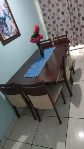 Mesa de Jantar com 6 cadeiras 