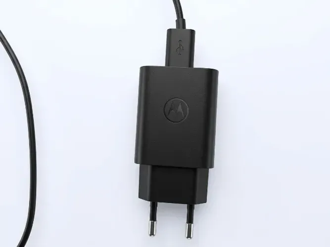 Carregador Rápido TurboPower 20W USB-C Preto Para Smartphone