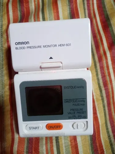 aparelho de pressão omron hem 601