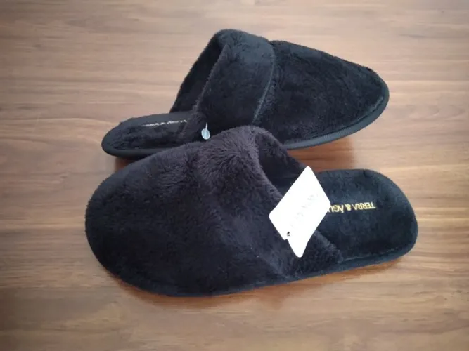 Pantufa Terra e água de Camurça preta<br>- entrego 