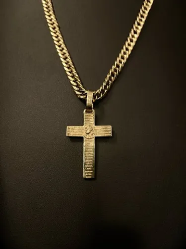 Pingente em ouro 18k 18 gramas