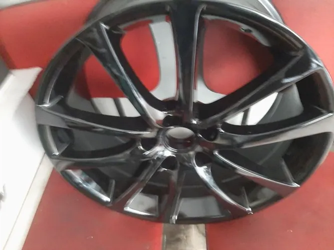 Roda aro 18 raiada preta brilhante Vw passat 5x112 jogo