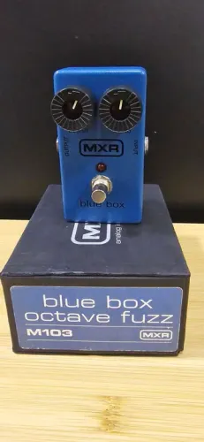 Pedal Dunlop MXR Blue Box Octave Fuzz M103 (aceito trocas)