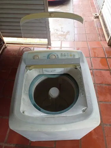 DUAS MAQUINA DE LAVA DE LUXO