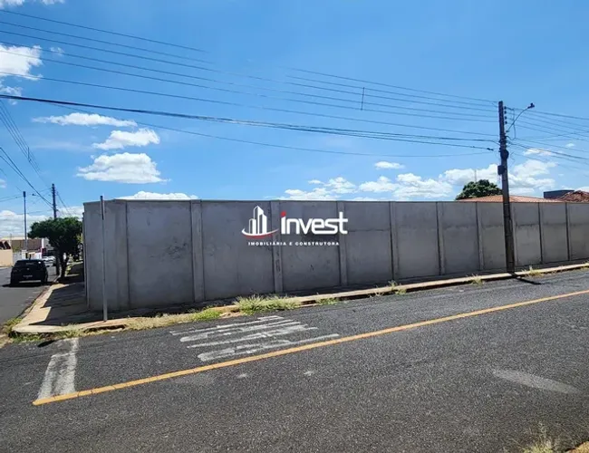 Oportunidade! Terreno Plano e Murado Próximo ao Novo Fórum