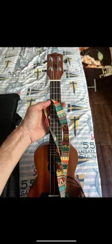 Ukulele Tagima Eletrificado