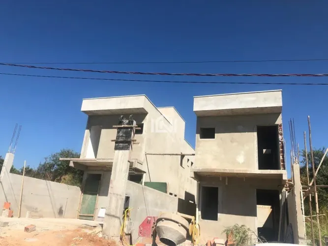 Casa à venda no condomínio Vitta Granja Vianna