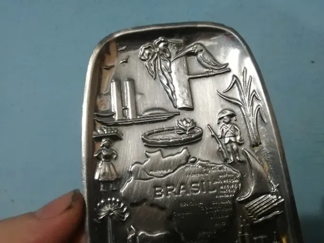 peça de metal antiga ,decorativa, do brasil!