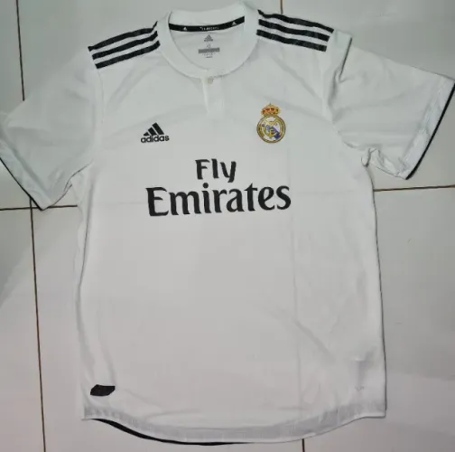 Camisa Real Madrid Adidas Branca Versão jogador