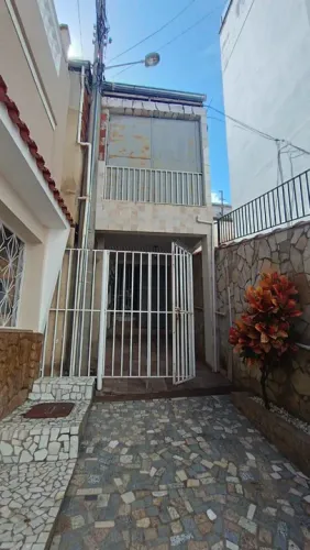 Ótima casa venda Centro em São João Nepomuceno MG.