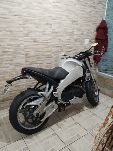 Motocicleta Buell XB9SX / 984 cilindradas