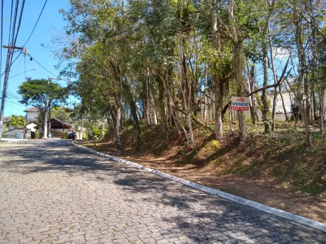 Terreno em Condomínio- Maria Paula
