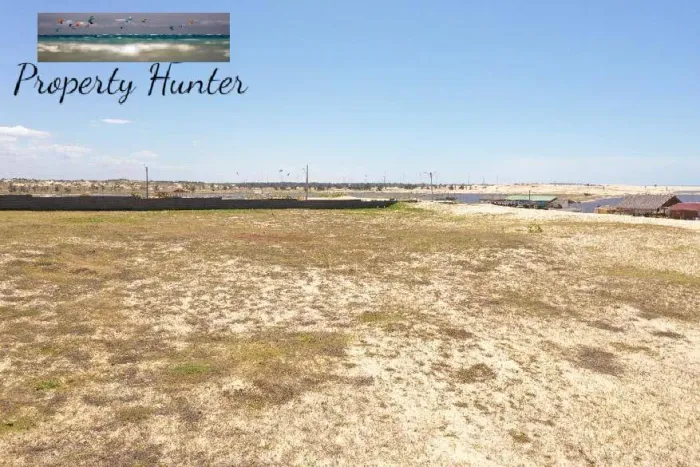 Vendo terreno de 490m² na Praia da Taíba, próximo mar, ACEITO CARRO