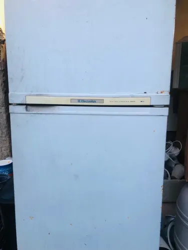 Geladeira Electrolux duplex DS 410 usada