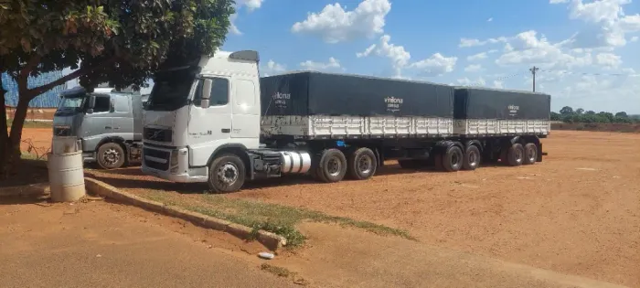 Conjunto Volvo fh540 2012, bitren randon 2010